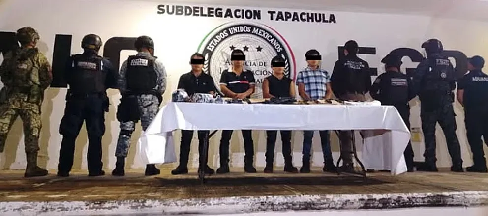 CAEN CUATRO PRESUNTOS DEL CÁRTEL DEL PACÍFICO EN HUIXTLA CON ARMAS Y CAMIONETA ROBADA
