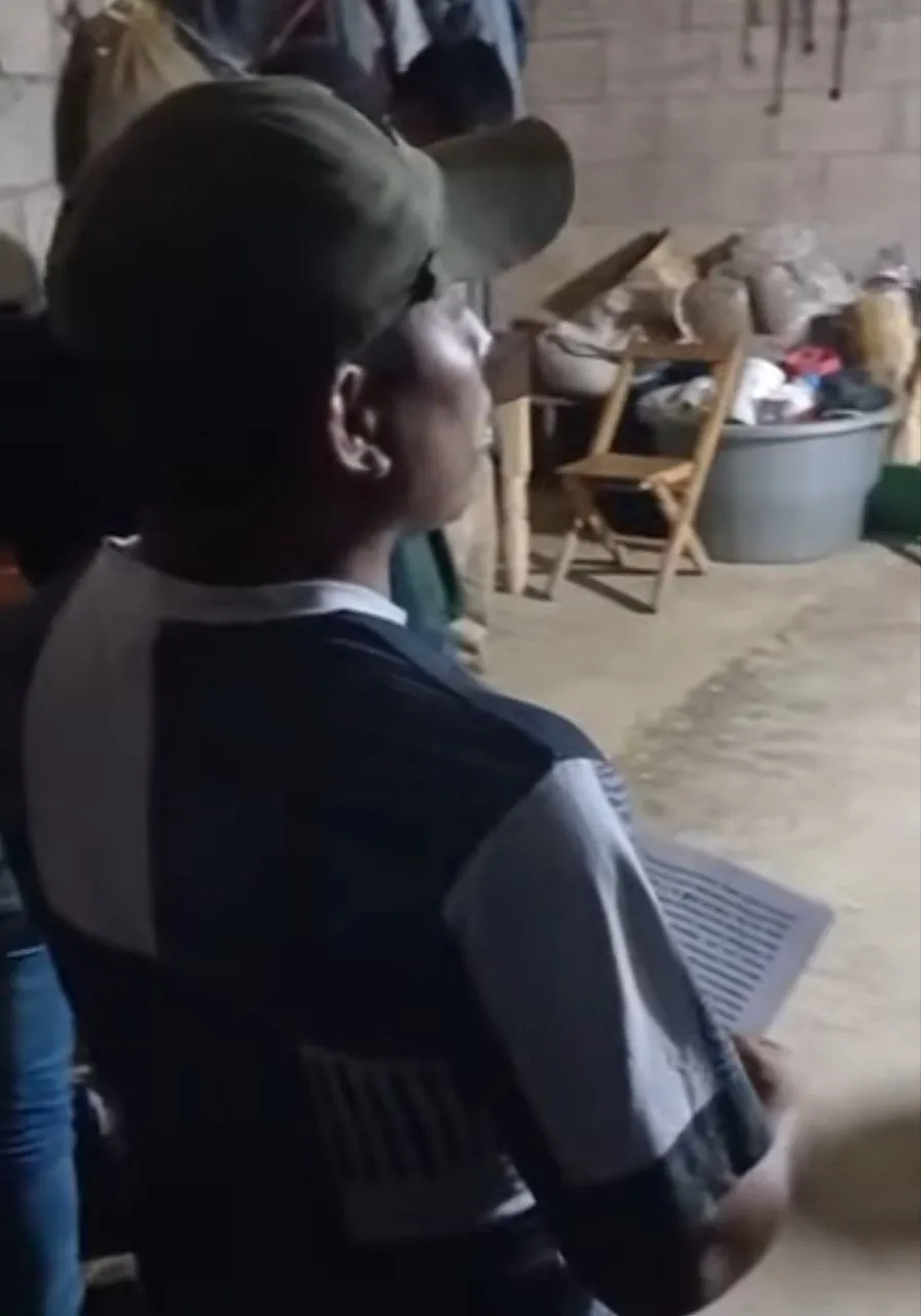 FAMILIAS DE CHENALHÓ DENUNCIAN CONTROL ARMADO Y COBRO FORZADO DE DROGA A MENORES
