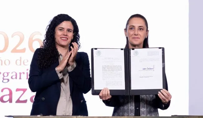 SHEINBAUM FIRMA DECRETO DE NACIONALIDAD ÚNICA PARA PRESIDENTE Y GOBERNADORES