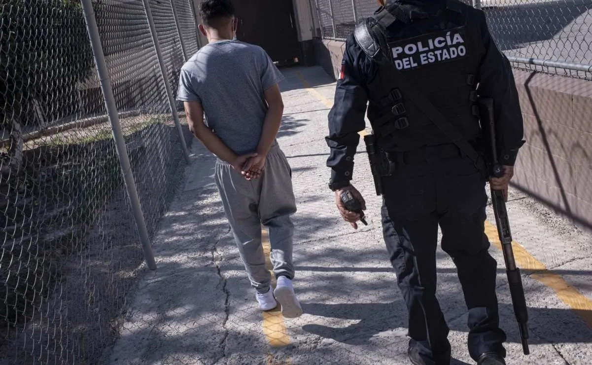 TRASLADAN A 49 REOS DE SINALOA A PENAL FEDERAL DE VILLA COMALTITLÁN, CHIAPAS